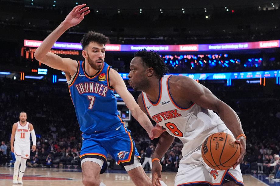 爱游戏-NBA-霍姆格伦28+8唐斯17+17 雷霆3分险胜尼克斯