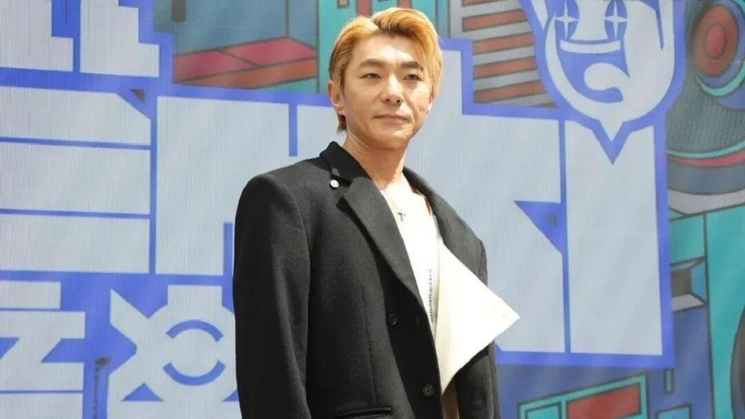 爱游戏体育-46岁香港知名歌手正式加盟英皇娱乐，结束近五年独立歌手生涯